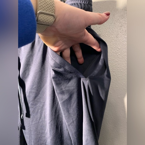 Under Armour Heatgear Shorts, loose style - Gray - Picture 3 of 6